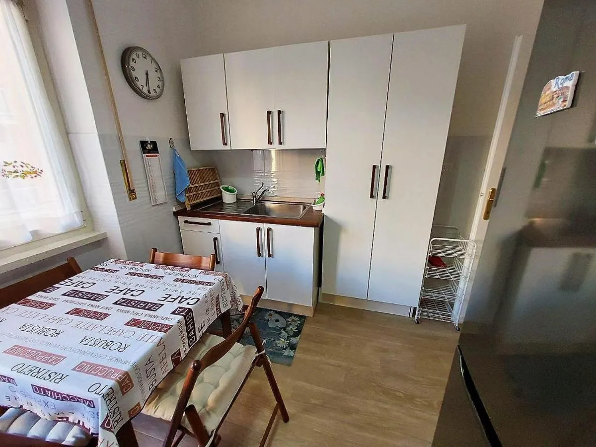 B&B 